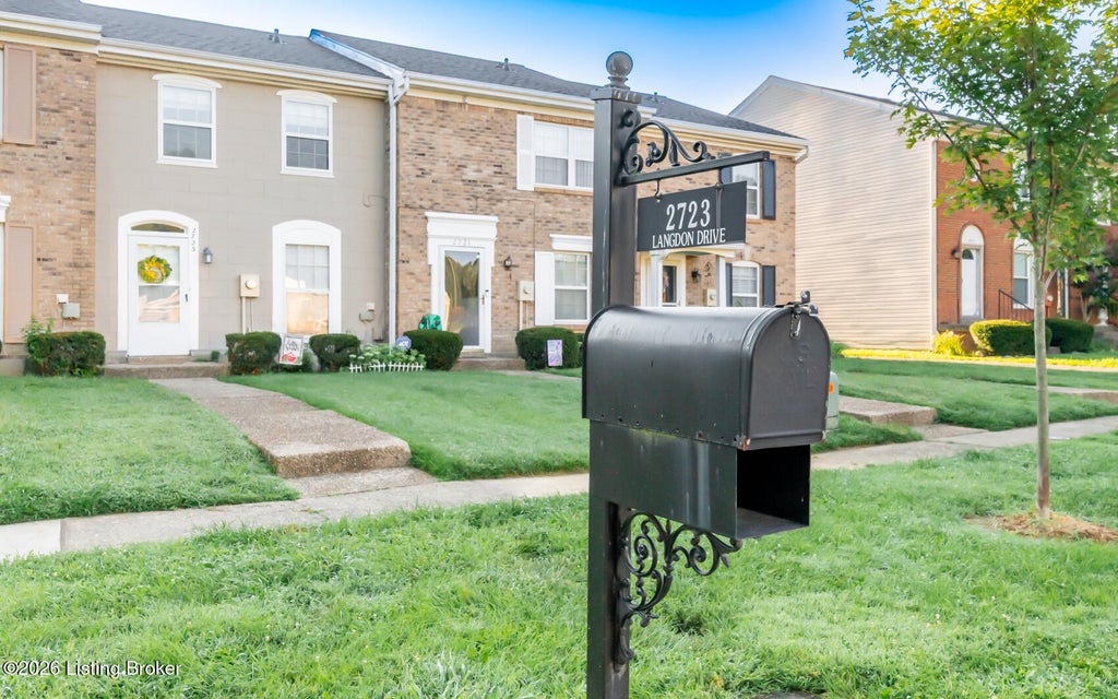 Photo of 2723 Langdon Dr, Louisville, KY 40241 (MLS # 1730631)