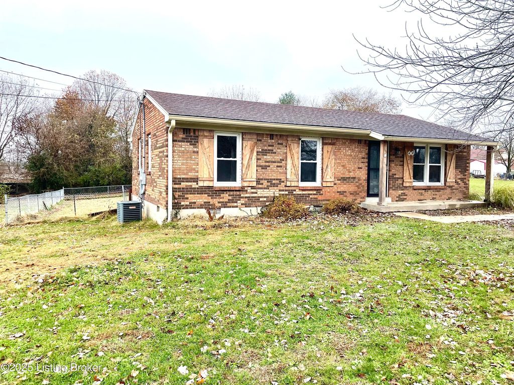 Photo of 63 Clear Creek Rd, Eminence, KY 40019 (MLS # 1703901)