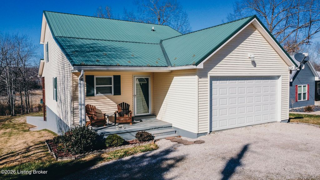 Photo of 25 E Holiday Beach Loop, McDaniels, KY 40152 (MLS # 1715579)