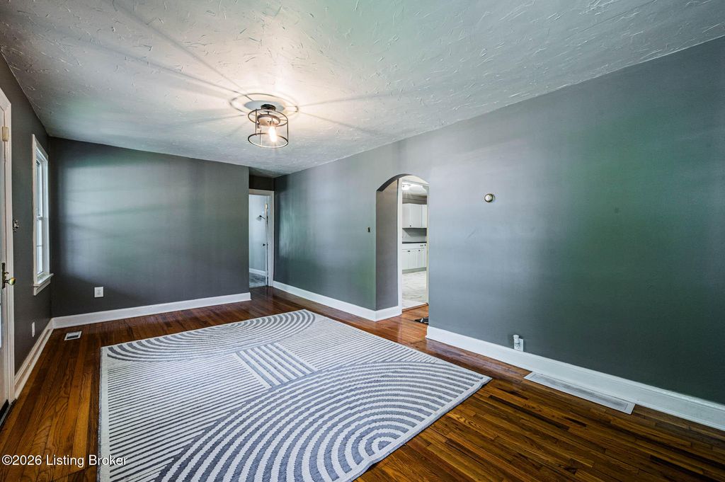 Photo of 101 E 3rd St, Park City, KY 42160 (MLS # 1715119)