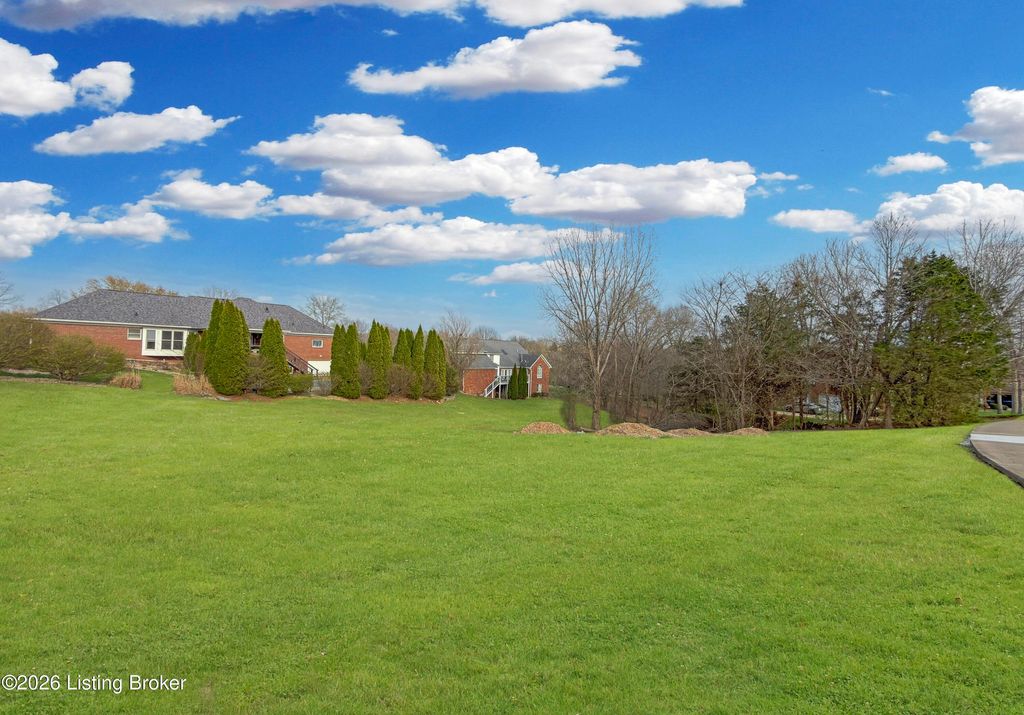 Photo of 0 Lot 121 White Oak Ct, Mt Washington, KY 40047 (MLS # 1712765)