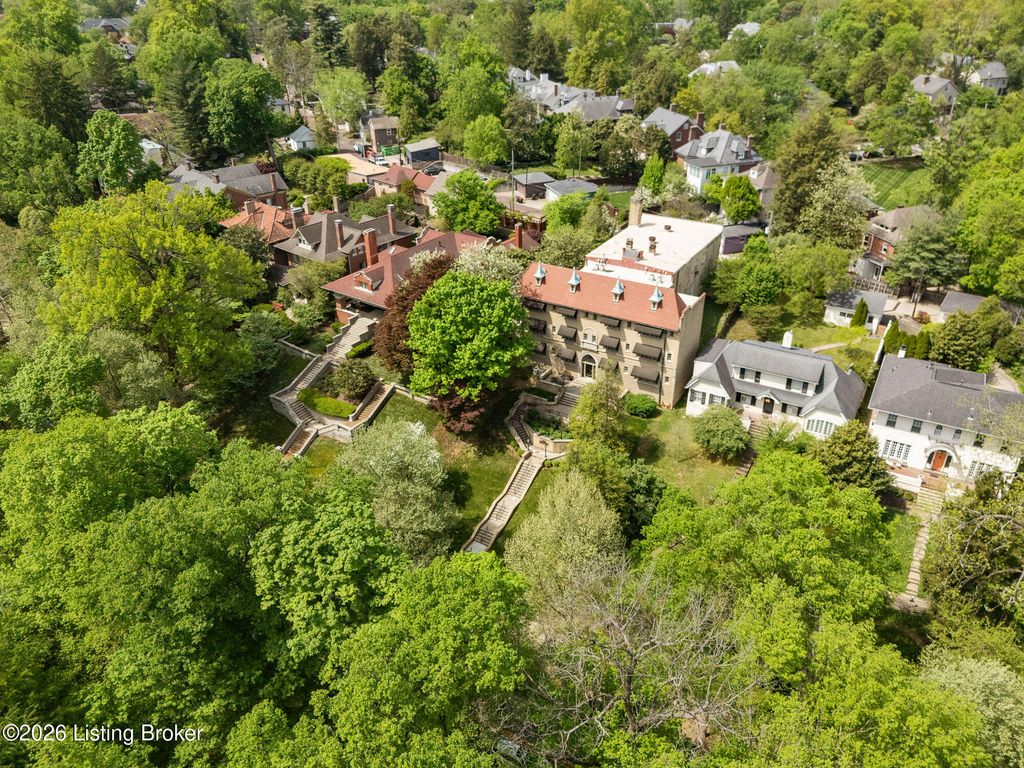 Photo of 2519 Cherokee Pkwy #APT 1, Louisville, KY 40204 (MLS # 1714565)