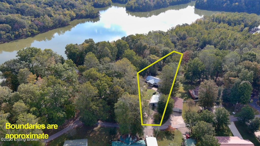 Photo of 70 Dreamland Rd, Clarkson, KY 42726 (MLS # 1713538)