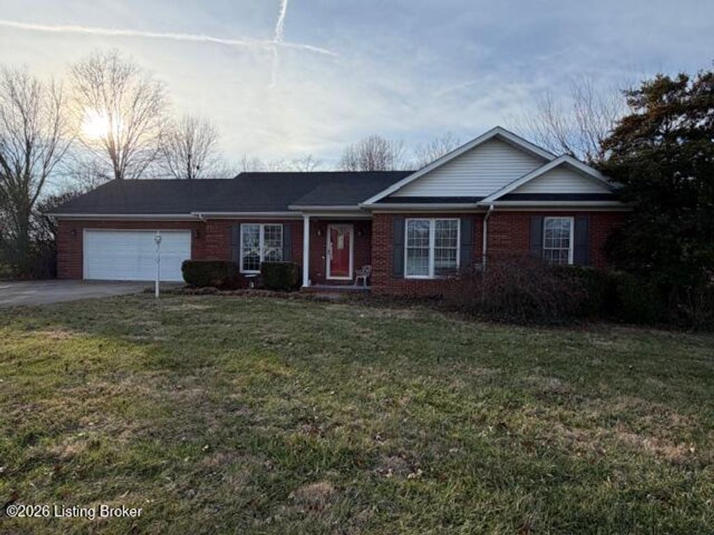 Photo of 104 Locust Grove Ct, Bardstown, KY 40004 (MLS # 1706269)