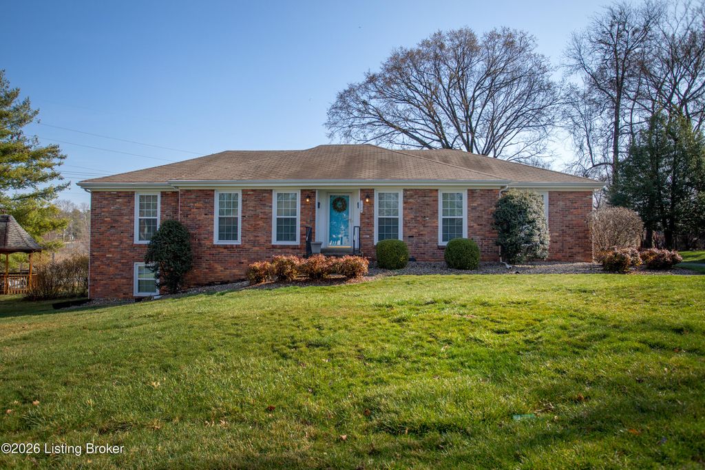 Photo of 7114 Greengate Ct, Louisville, KY 40241 (MLS # 1711176)