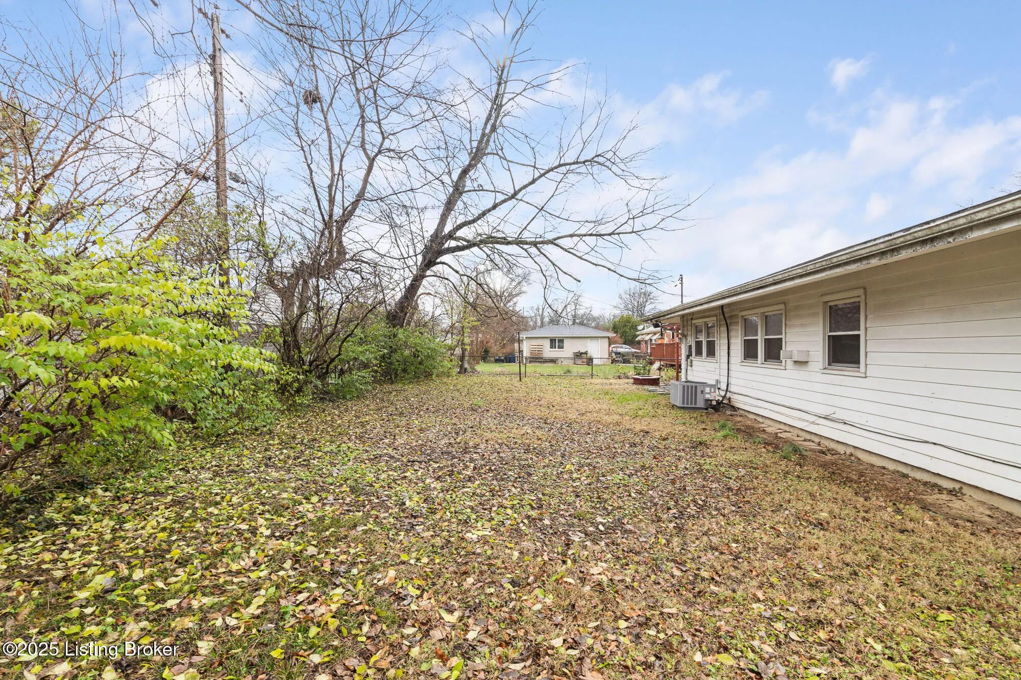 Louisville, Kentucky 40220, United States, 3 Bedrooms Bedrooms, ,1 BathroomBathrooms,Residential,Active,254477