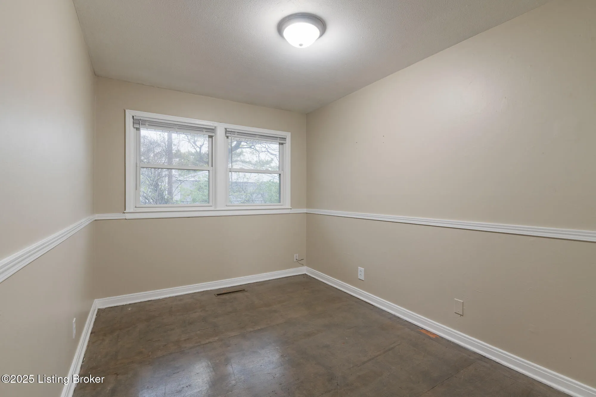 Louisville, Kentucky 40220, United States, 3 Bedrooms Bedrooms, ,1 BathroomBathrooms,Residential,Active,254477