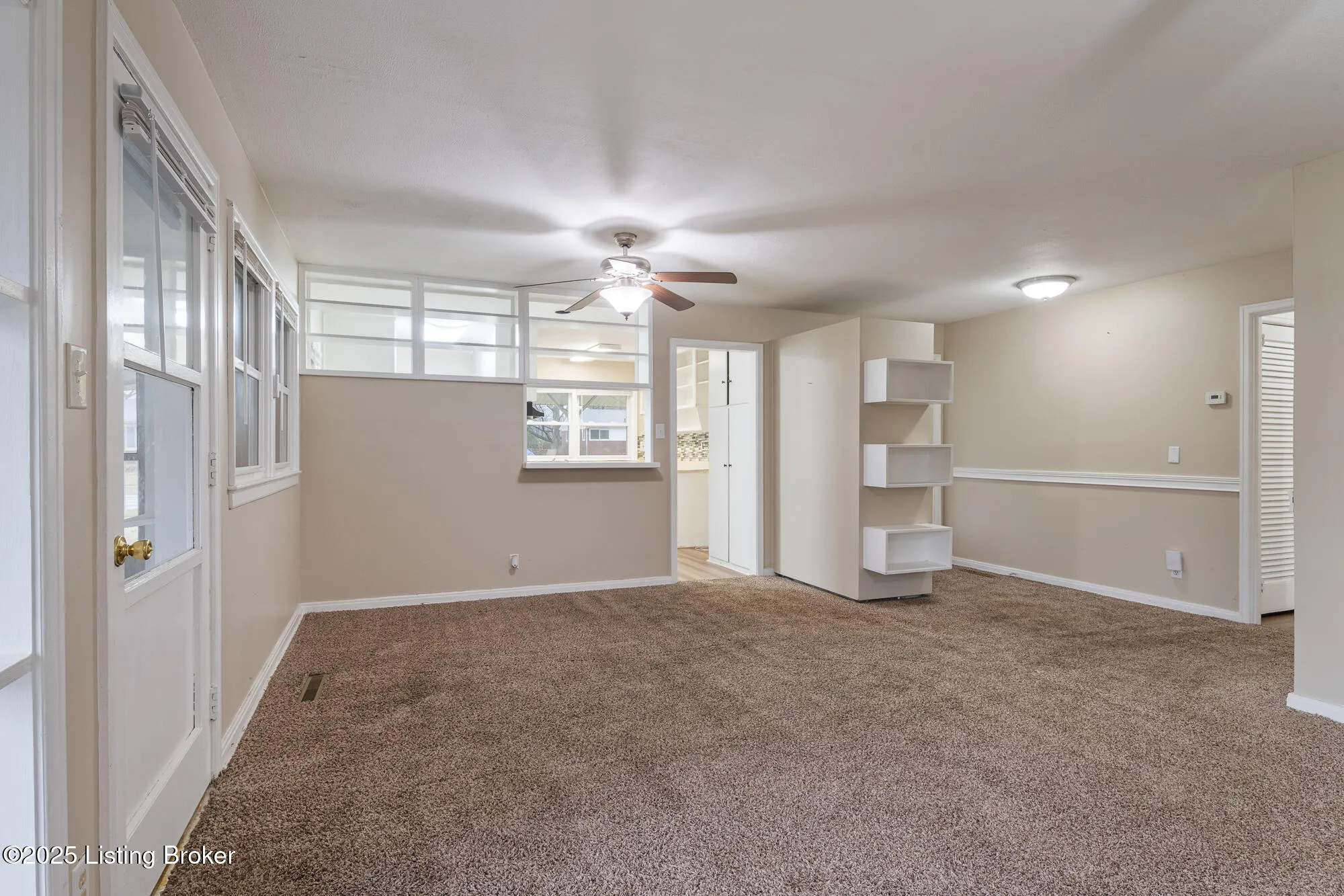 Louisville, Kentucky 40220, United States, 3 Bedrooms Bedrooms, ,1 BathroomBathrooms,Residential,Active,254477