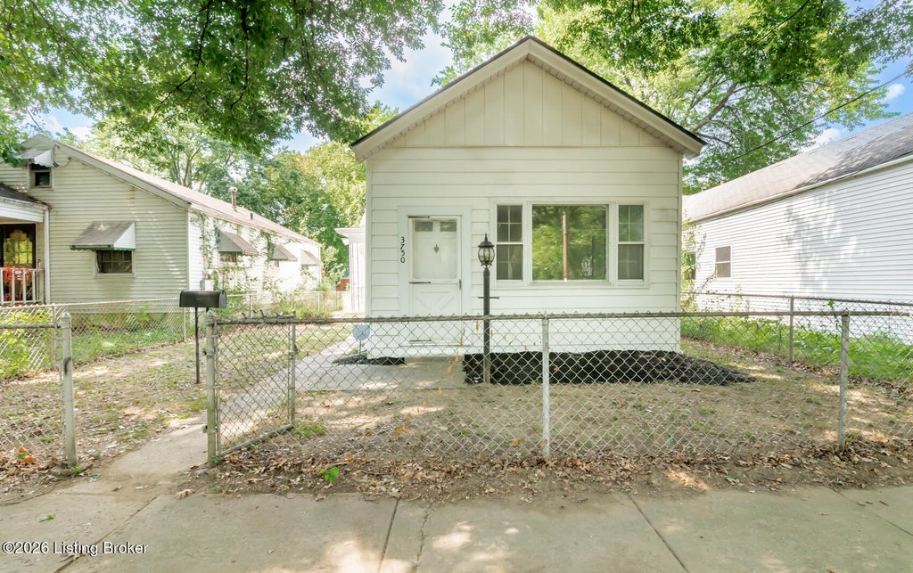 Photo of 3750 Craig Ave, Louisville, KY 40215 (MLS # 1728179)
