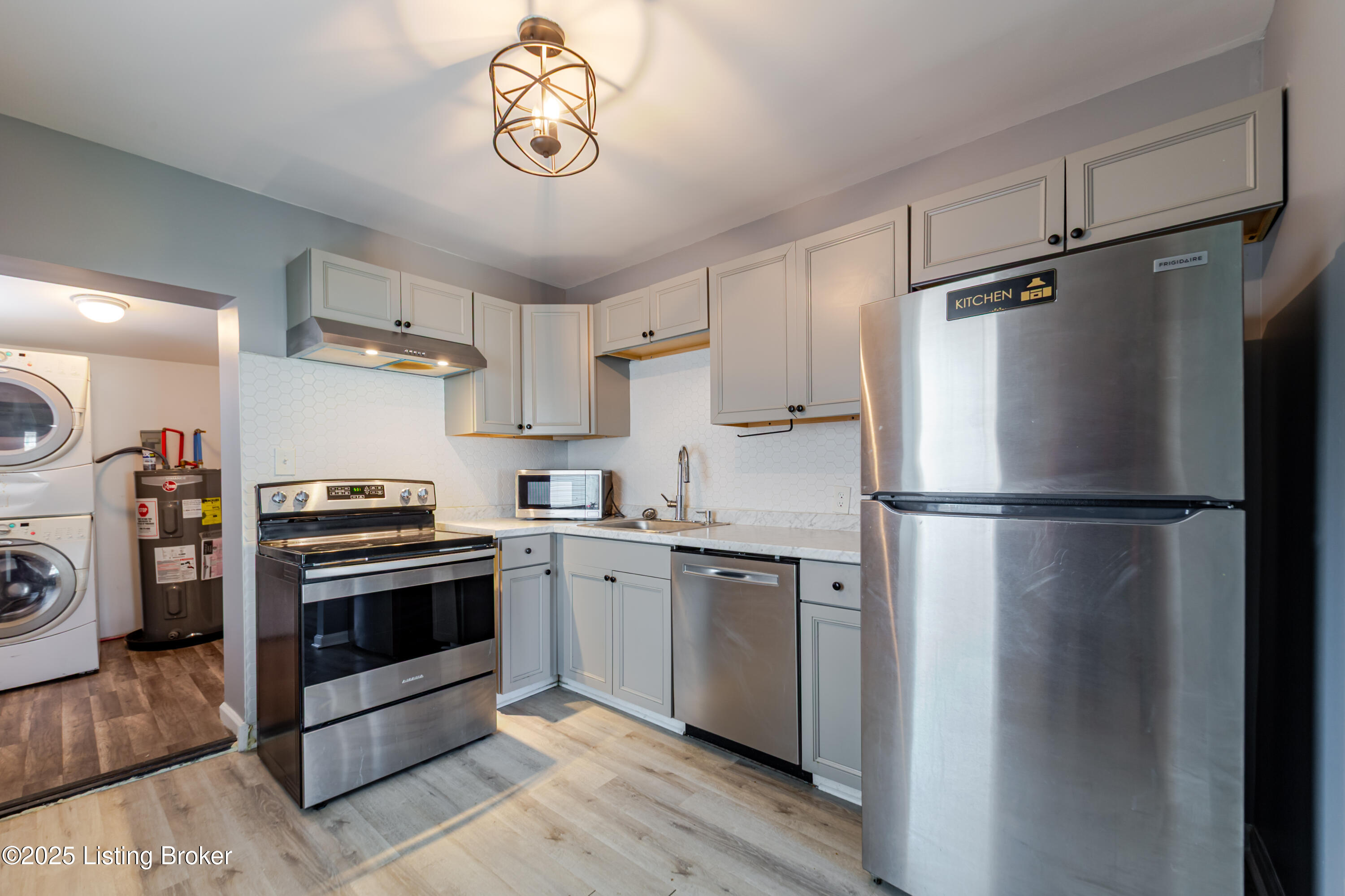 2404 Elmhurst Ave, Louisville, Kentucky image 6