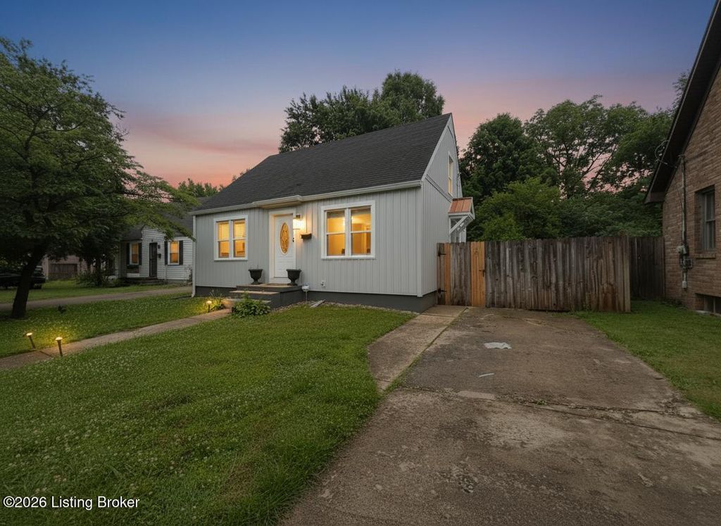 Photo of 50 Bluegrass Ct, Bardstown, KY 40004 (MLS # 1718171)