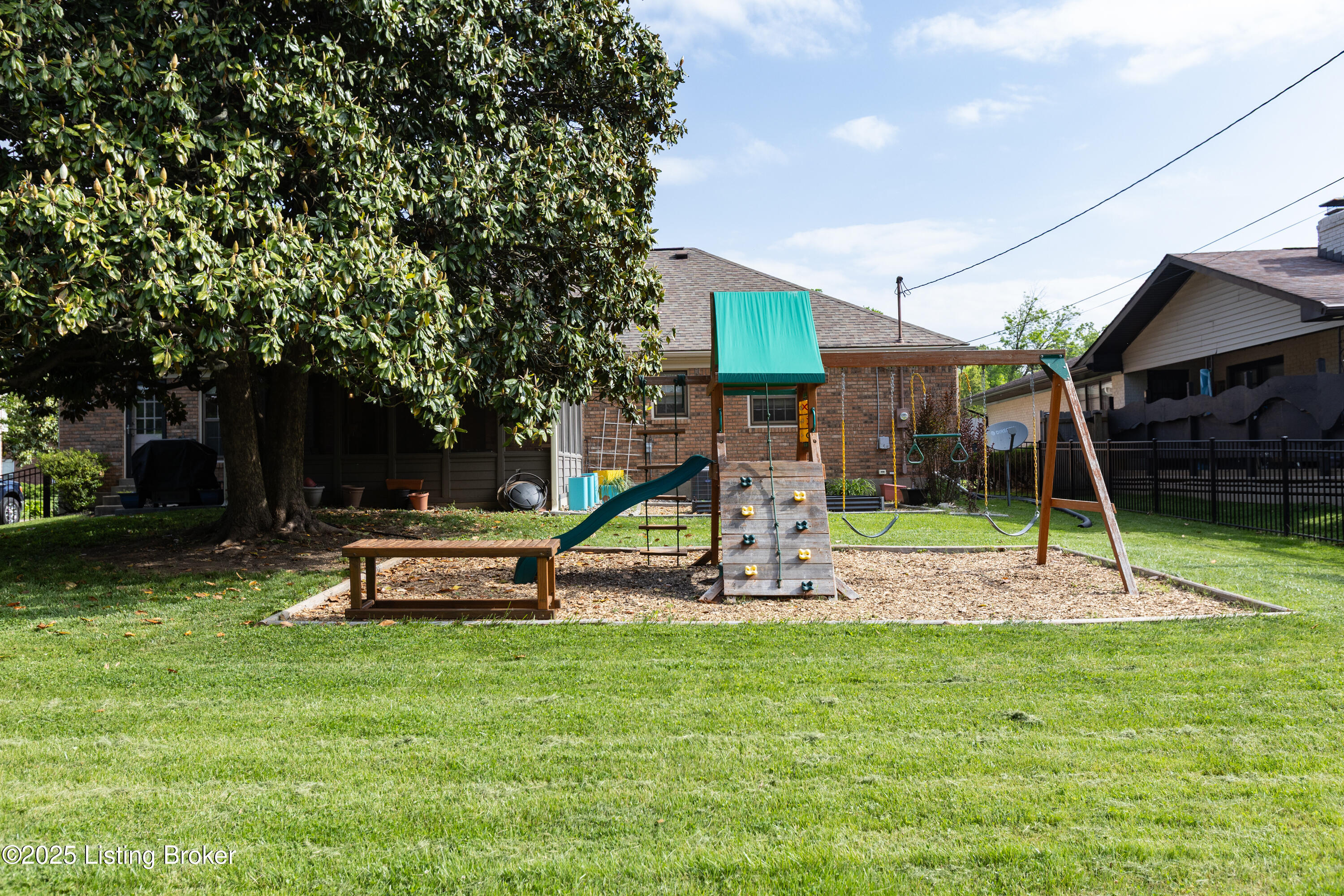 1608 Sutherland Dr, Louisville, Kentucky image 41