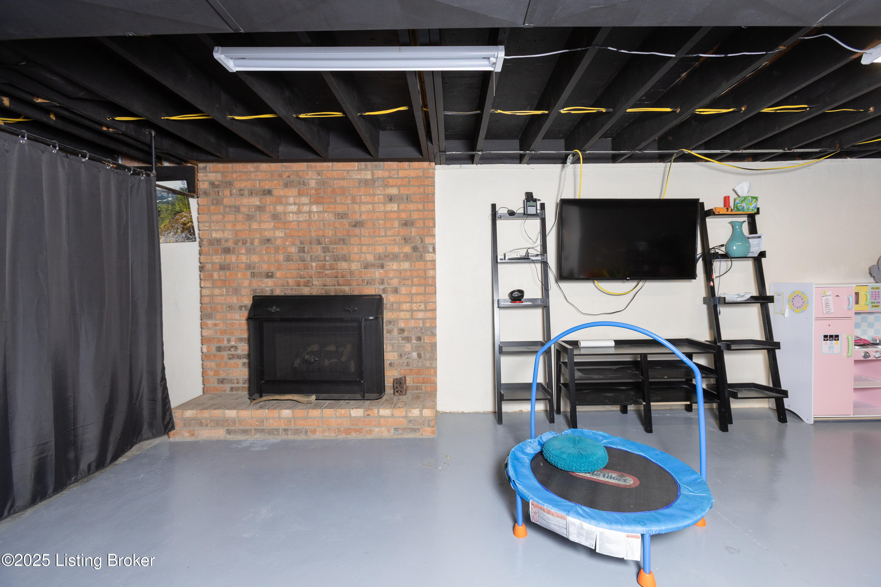 1608 Sutherland Dr, Louisville, Kentucky image 32