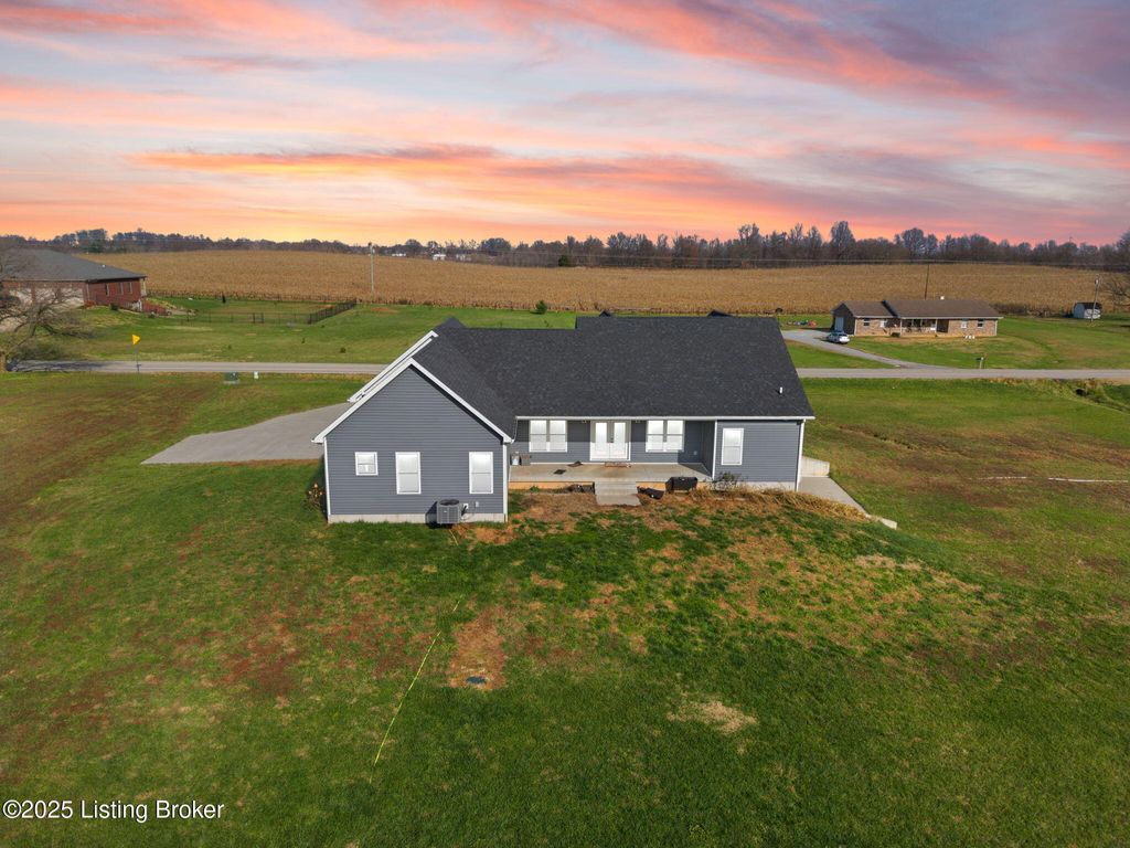 Photo of 5944 St. John Rd, Elizabethtown, KY 42701 (MLS # 1704630)