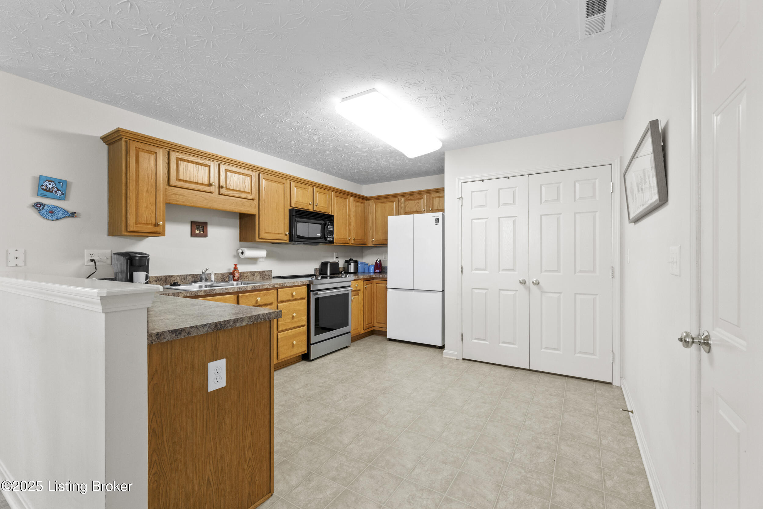 2203 Sugarmaple Dr, La Grange, Kentucky image 15