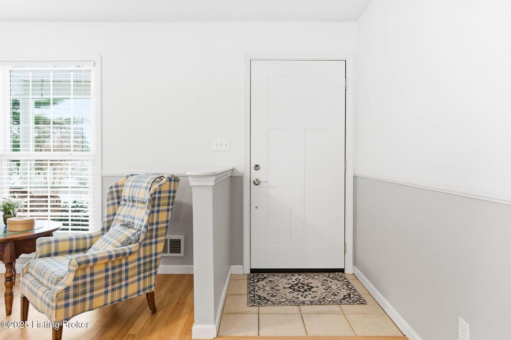 Photo of 349 Hillcreek Rd, Shepherdsville, KY 40165 (MLS # 1704737)