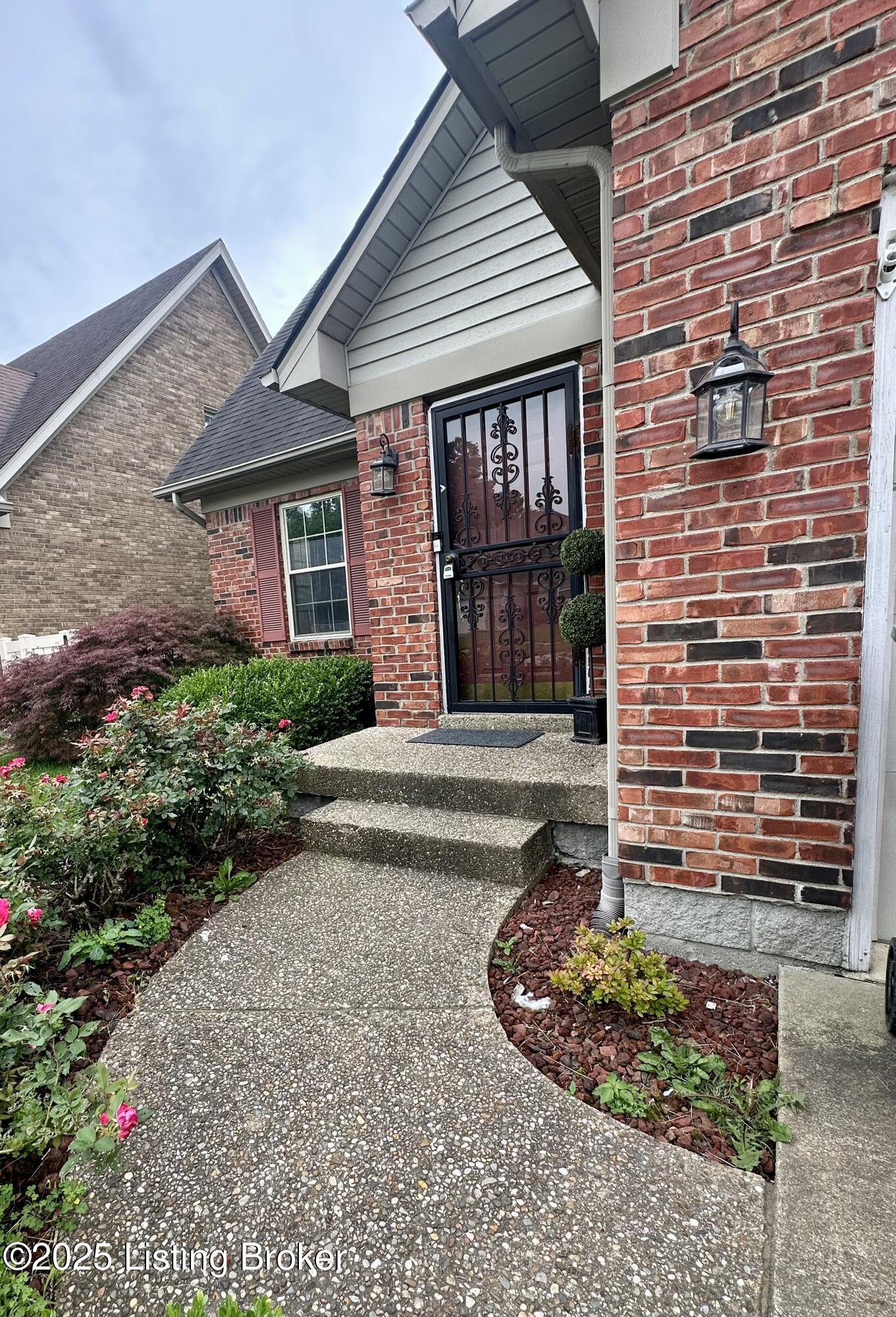 512 Auburn Oaks Dr, Louisville, Kentucky image 3