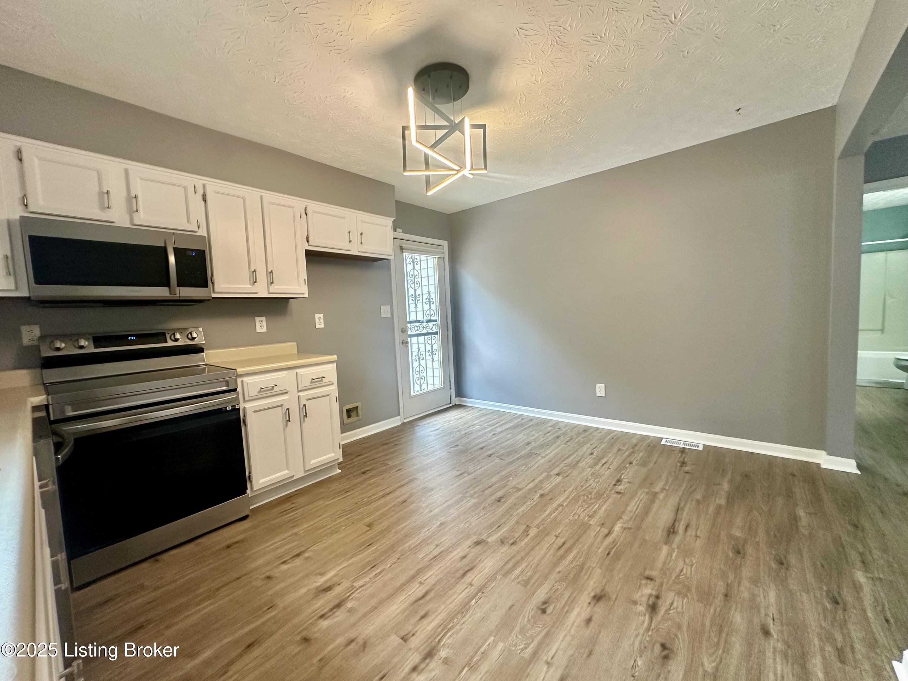 512 Auburn Oaks Dr, Louisville, Kentucky image 9