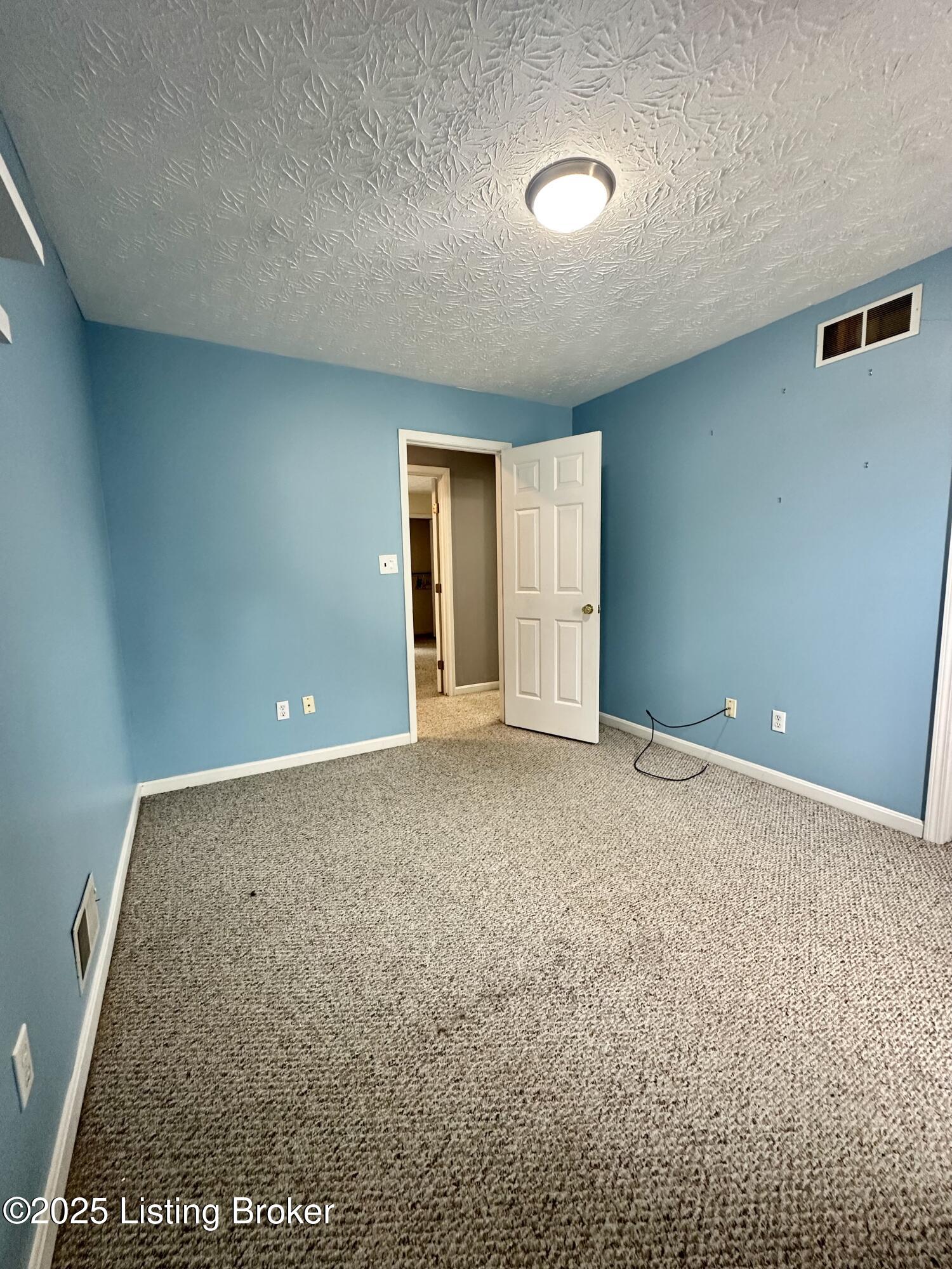 512 Auburn Oaks Dr, Louisville, Kentucky image 16