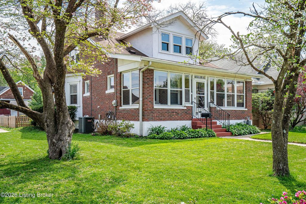 Photo of 852 Linwood Ave, Louisville, KY 40217 (MLS # 1714156)