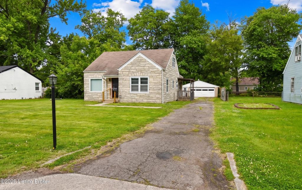 Photo of 6311 Hanses Dr, Louisville, KY 40219 (MLS # 1716569)