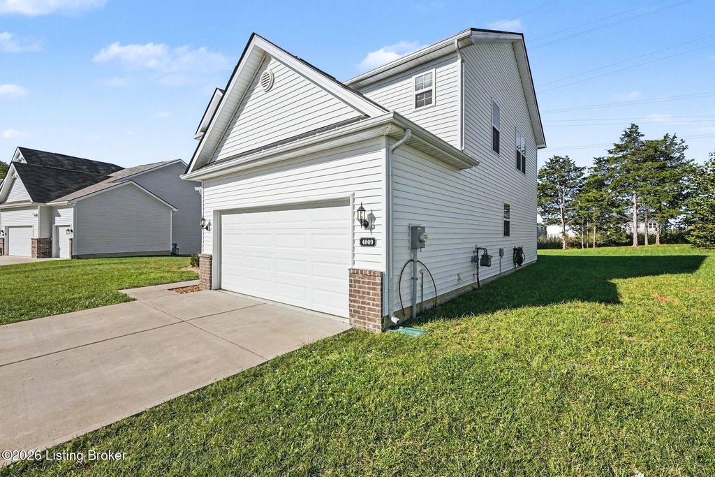 Photo of 4009 Cobblestone Ln, La Grange, KY 40031 (MLS # 1731474)