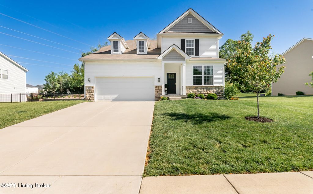 Photo of 3923 Creek Meadow Dr, La Grange, KY 40031 (MLS # 1716753)