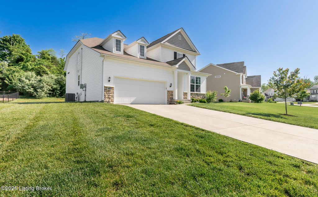 Photo of 3923 Creek Meadow Dr, La Grange, KY 40031 (MLS # 1716753)