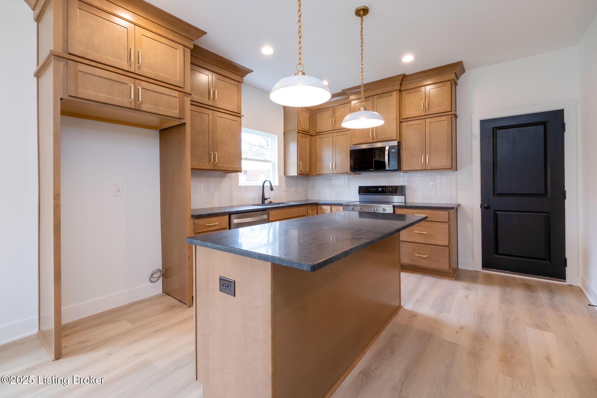138 E Rock Ln, Clarksville, Pennsylvania image 13