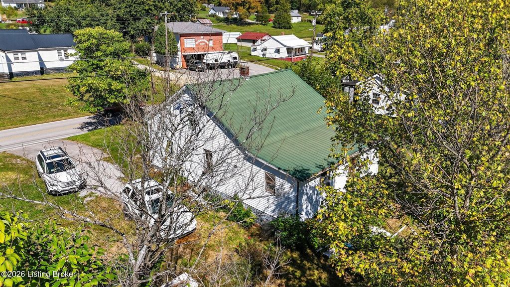 Photo of 2027 Wisemantown Rd, Irvine, KY 40336 (MLS # 1707582)