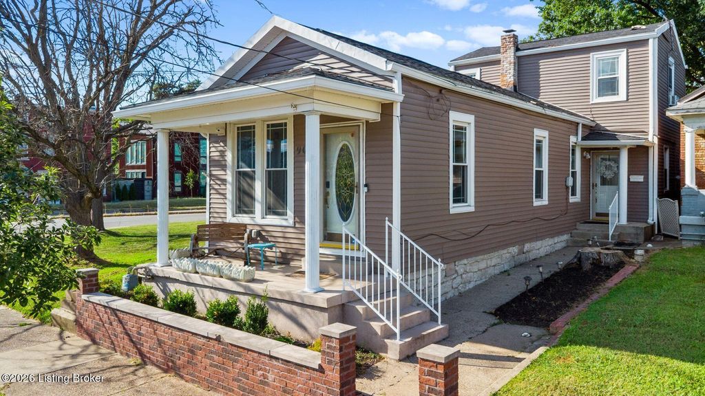 Photo of 909 E Gray St, Louisville, KY 40204 (MLS # 1714795)
