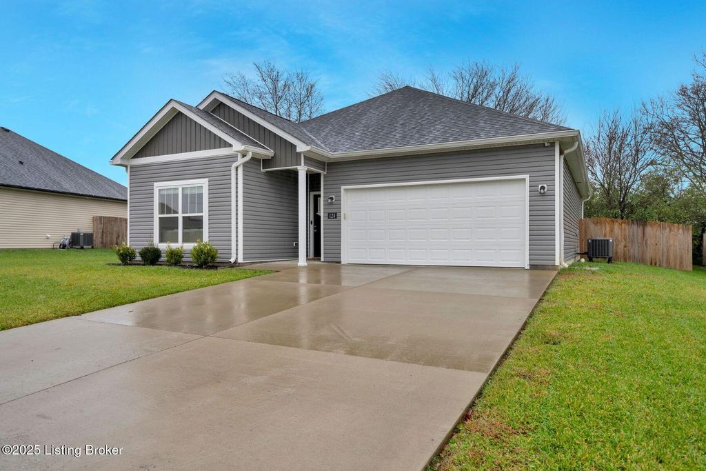 Photo of 124 Harvest Dr, Eminence, KY 40019 (MLS # 1704093)