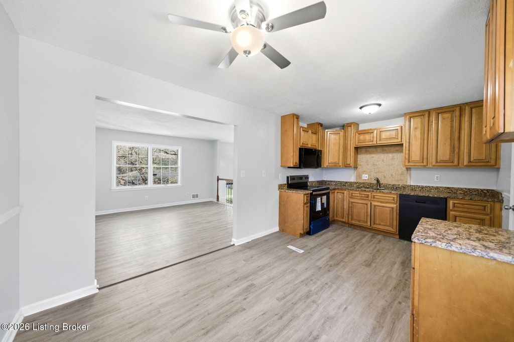 Photo of 5917 Whispering Hills Blvd, Louisville, KY 40219 (MLS # 1713978)