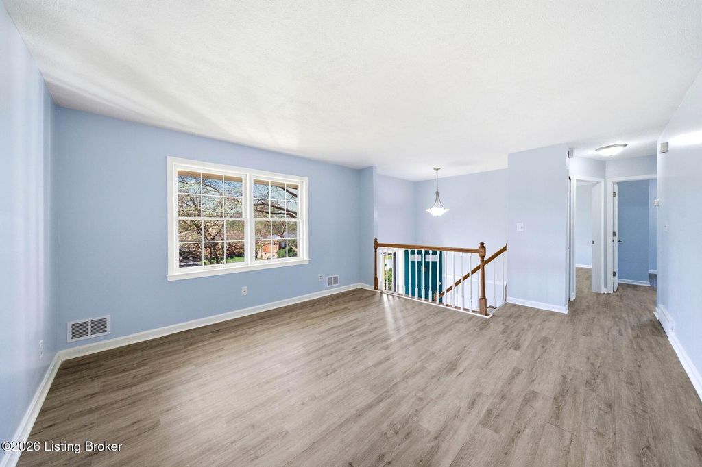 Photo of 5917 Whispering Hills Blvd, Louisville, KY 40219 (MLS # 1713978)