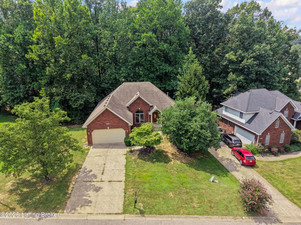 Photo of 3222 Rolling Oak Blvd, Louisville, KY 40214 (MLS # 1726753)