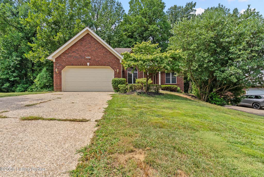 Photo of 3222 Rolling Oak Blvd, Louisville, KY 40214 (MLS # 1726753)