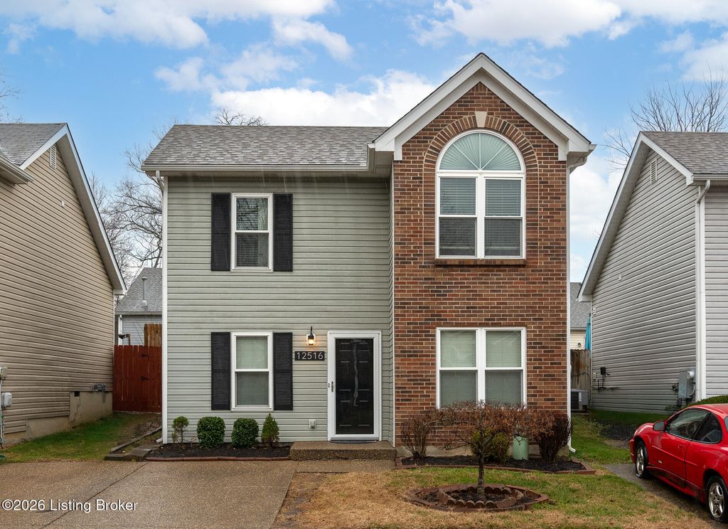 Photo of 12516 Kiawah Ct, Louisville, KY 40245 (MLS # 1710595)