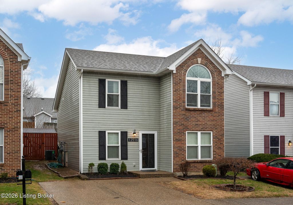 Photo of 12516 Kiawah Ct, Louisville, KY 40245 (MLS # 1710595)