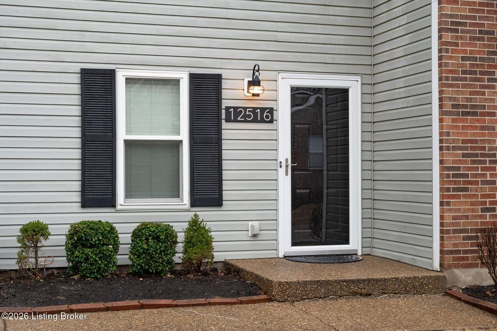 Photo of 12516 Kiawah Ct, Louisville, KY 40245 (MLS # 1710595)