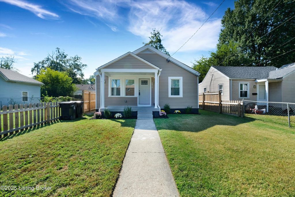 Photo of 1706 Bicknell Ave, Louisville, KY 40215 (MLS # 1700240)