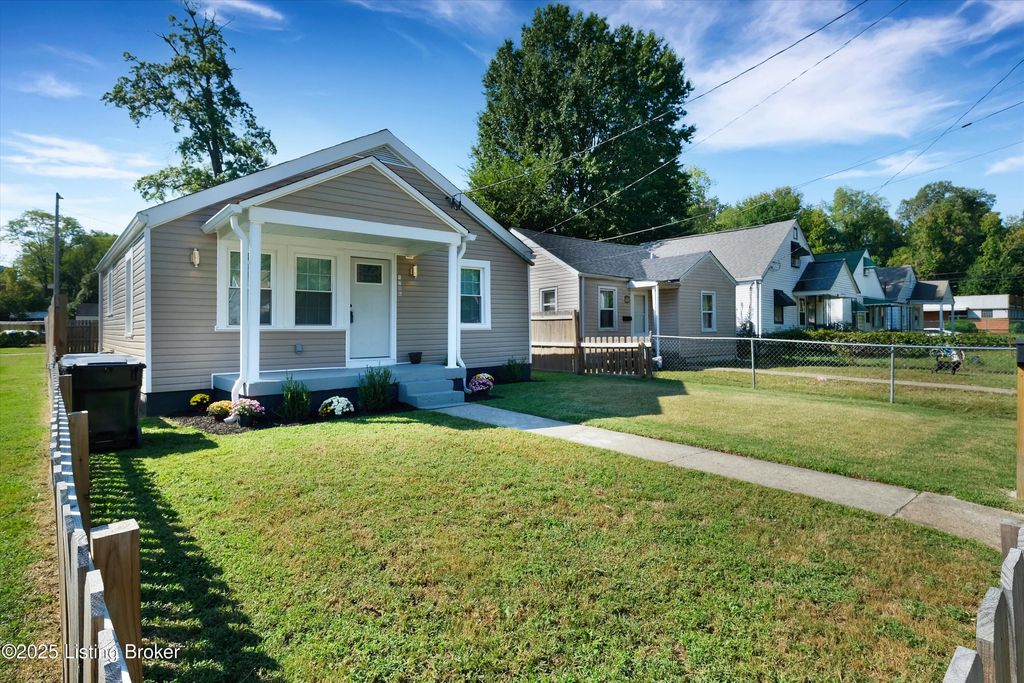 Photo of 1706 Bicknell Ave, Louisville, KY 40215 (MLS # 1700240)
