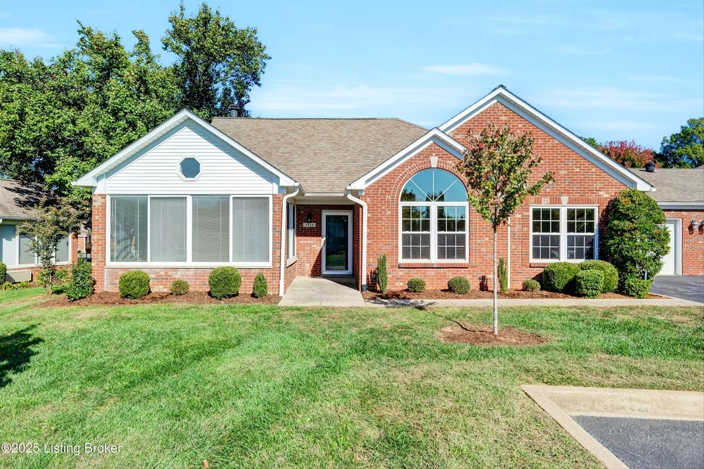 Photo of 3518 Saint Andrews Village Cir, Louisville, KY 40241 (MLS # 1701201)