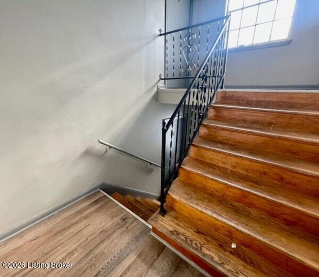 Photo of 1707 Liberty Bell Way, Louisville, KY 40215 (MLS # 1717016)