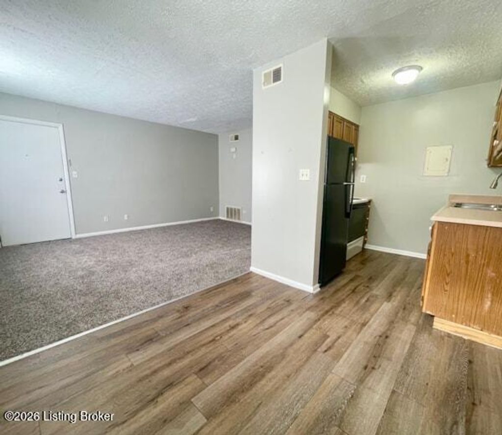 Photo of 1707 Liberty Bell Way, Louisville, KY 40215 (MLS # 1717016)