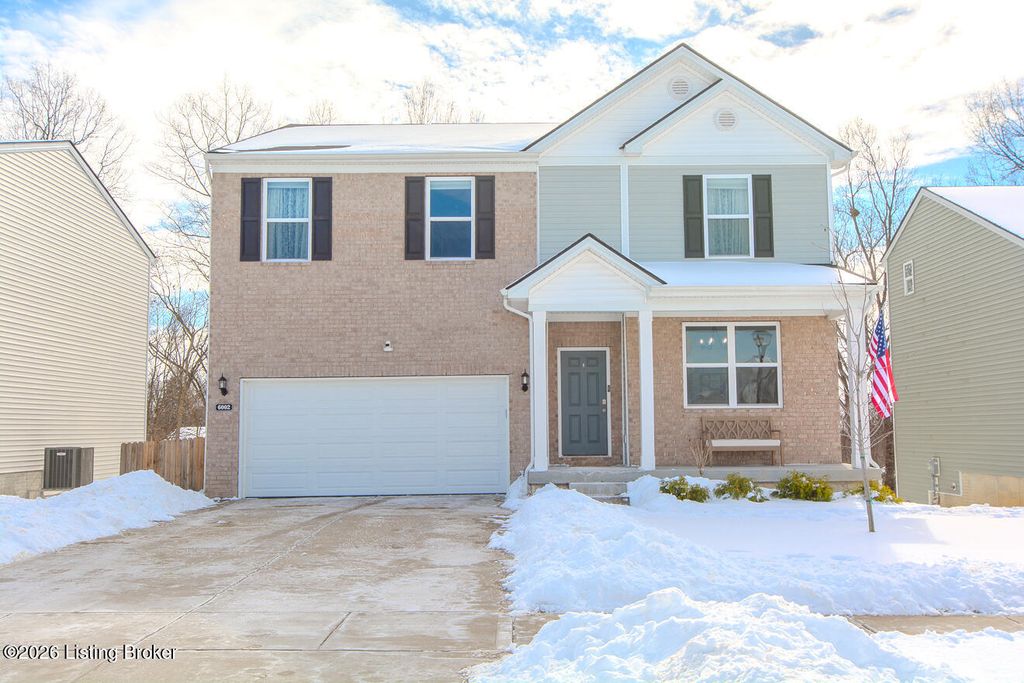 Photo of 6002 White Pine Ln, La Grange, KY 40031 (MLS # 1708235)