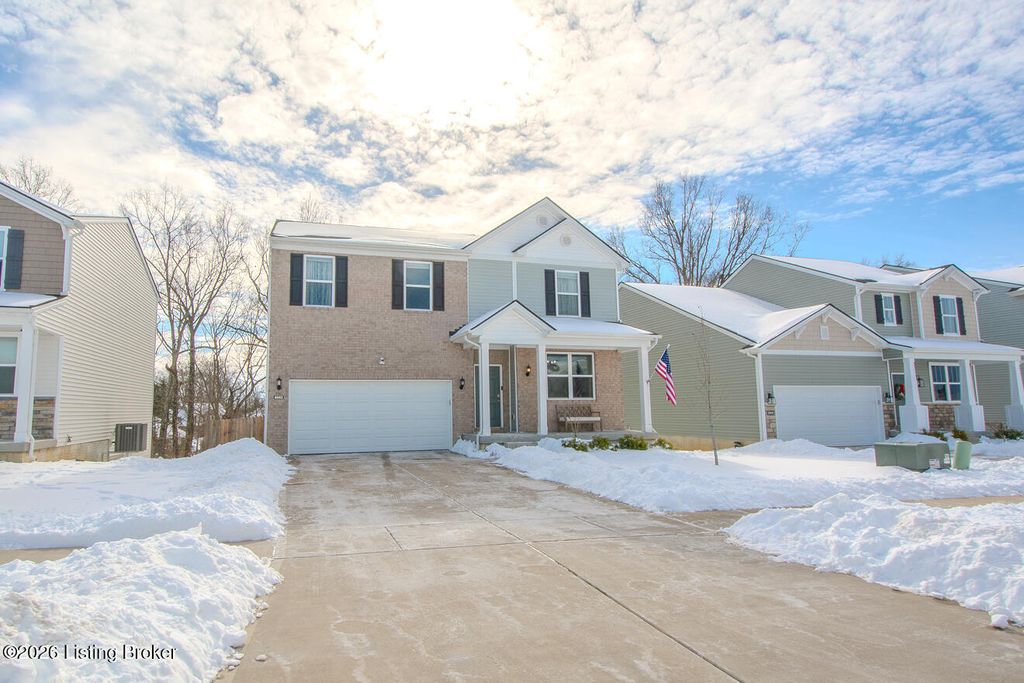 Photo of 6002 White Pine Ln, La Grange, KY 40031 (MLS # 1708235)