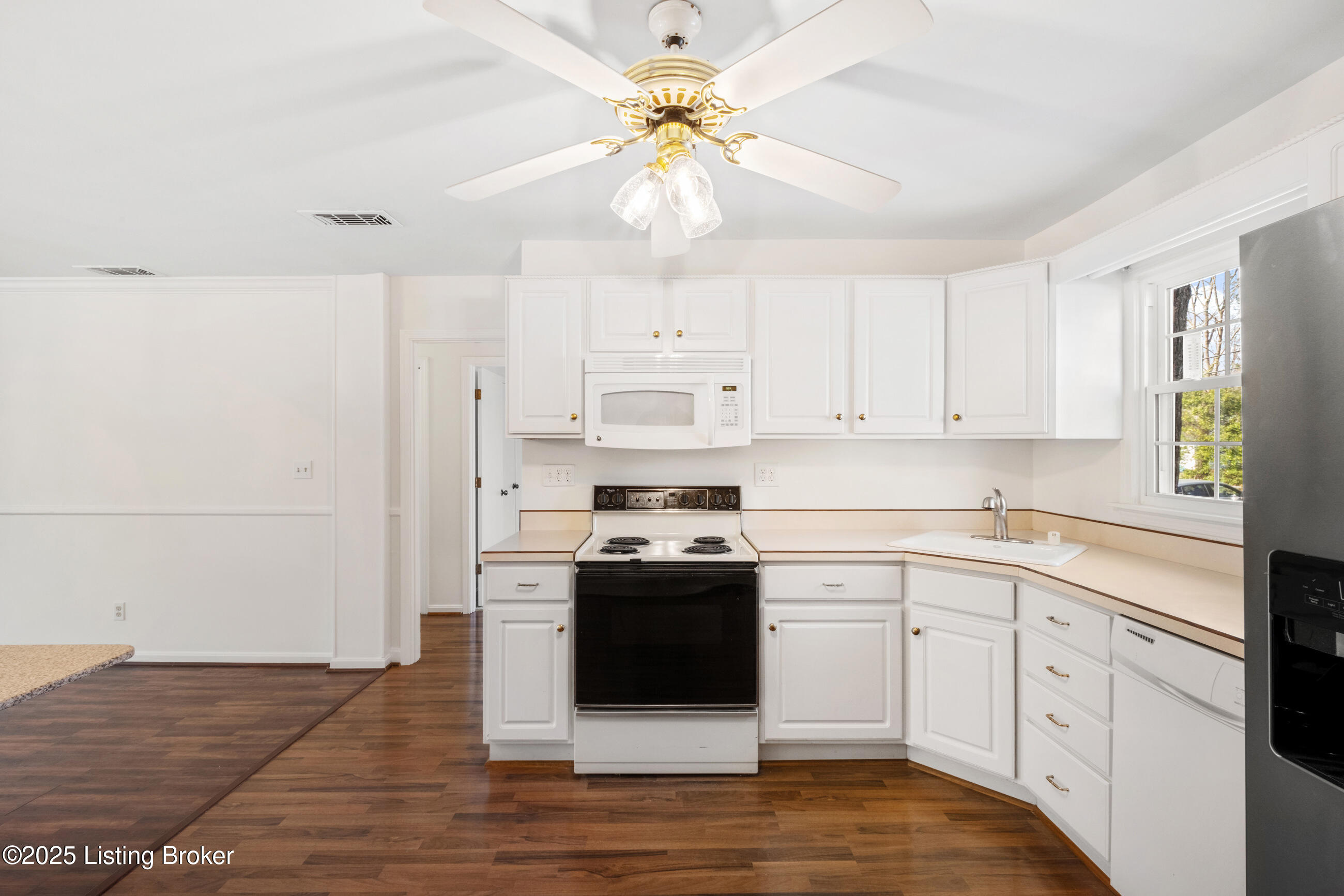 324 Stonehenge Dr #101, Louisville, Kentucky image 11