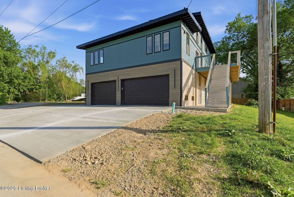 Photo of 309 Franklin St, Jeffersonville, IN 47130 (MLS # 1715847)