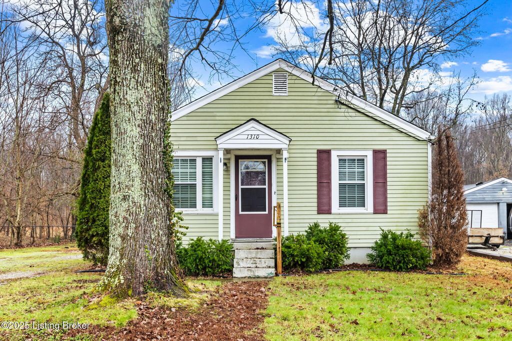 Photo of 1310 Doris Dr, Louisville, KY 40118 (MLS # 1705578)