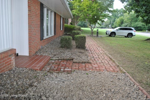 Tiny photo for 2706 Lime Kiln Ln, Louisville, KY 40222 (MLS # 1729618)